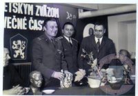 Konferencia so sovietskymi dôstojníkmi v Lučenci – prvý sprava Simčuv